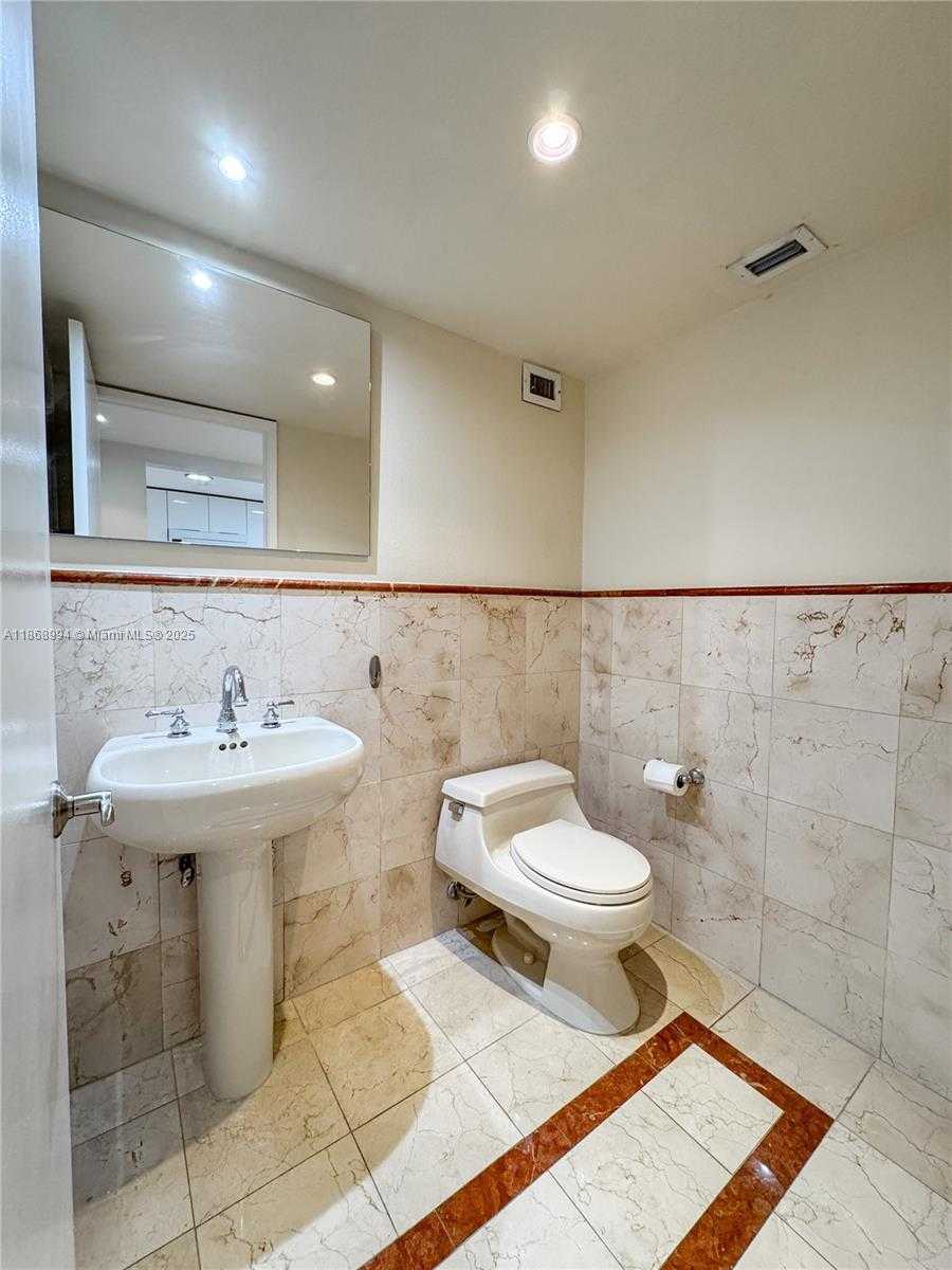 Small Image of 1901 BRICKELL AVE #B1405, Miami Number 14