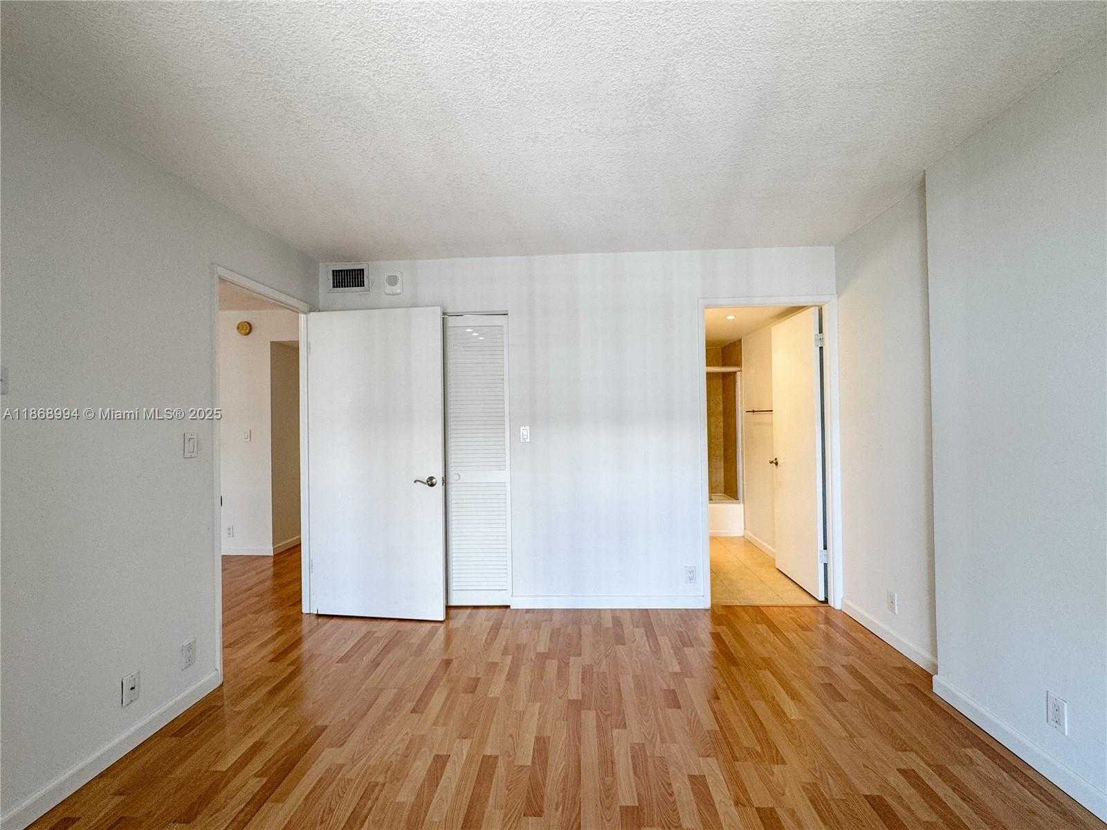 Small Image of 1901 BRICKELL AVE #B1405, Miami Number 16