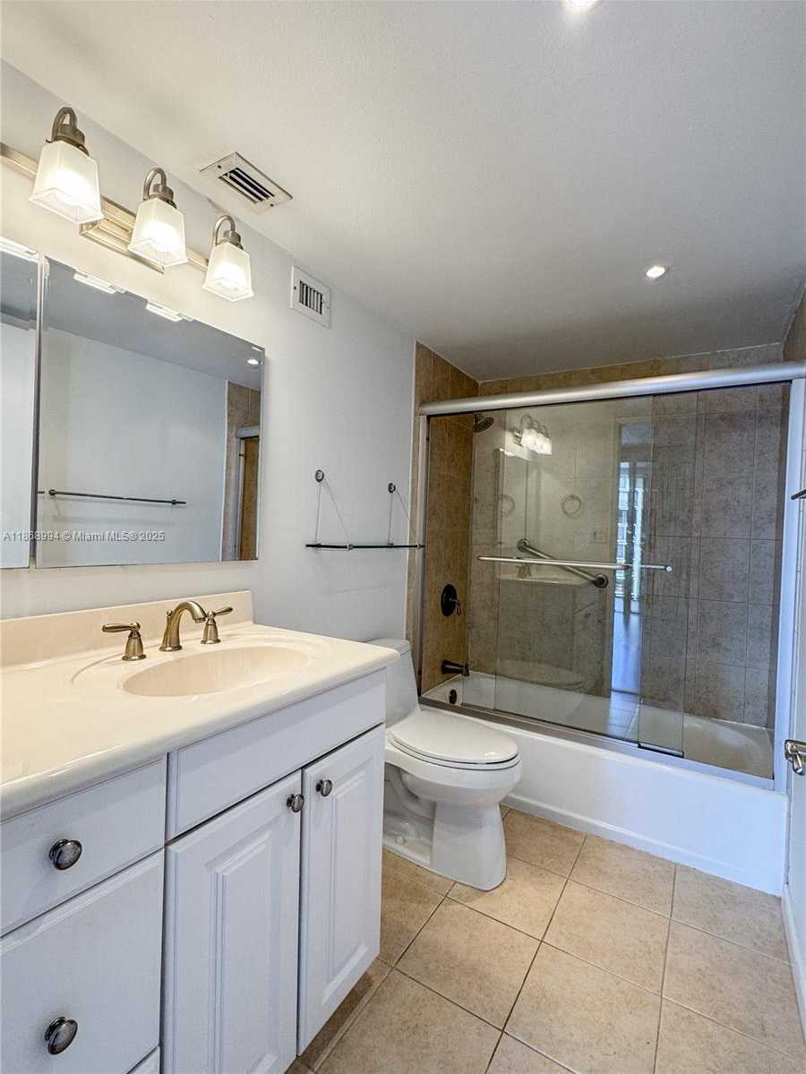 Small Image of 1901 BRICKELL AVE #B1405, Miami Number 19