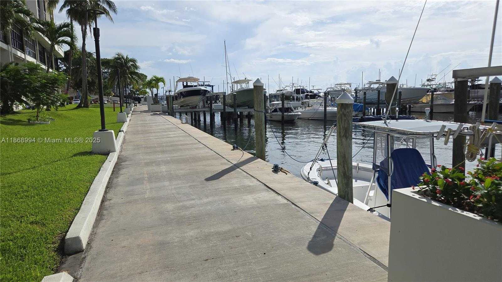 Small Image of 1901 BRICKELL AVE #B1405, Miami Number 29