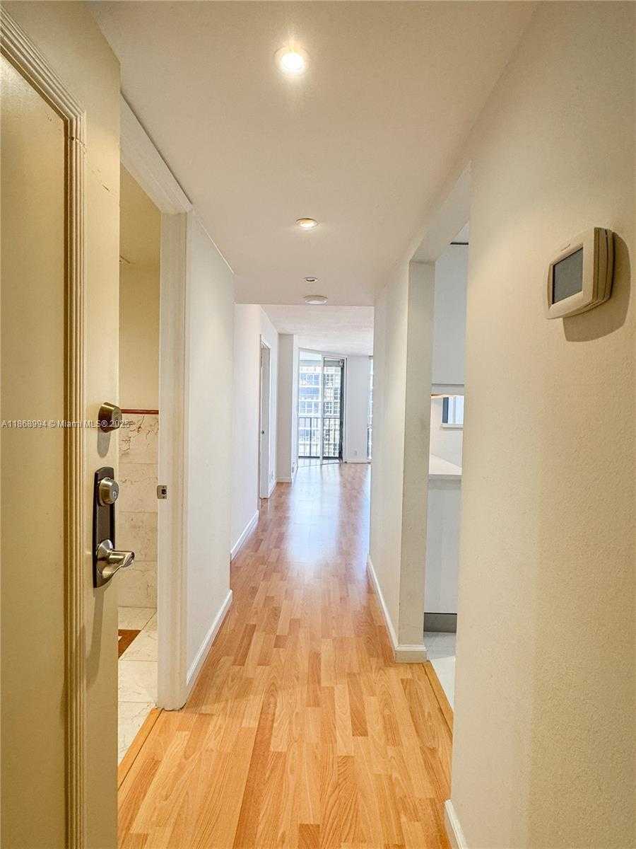 Small Image of 1901 BRICKELL AVE #B1405, Miami Number 6