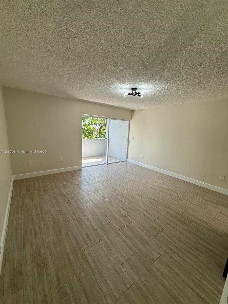 Small Image of 9375 FONTAINEBLEAU BLVD #L418, Miami Number 11