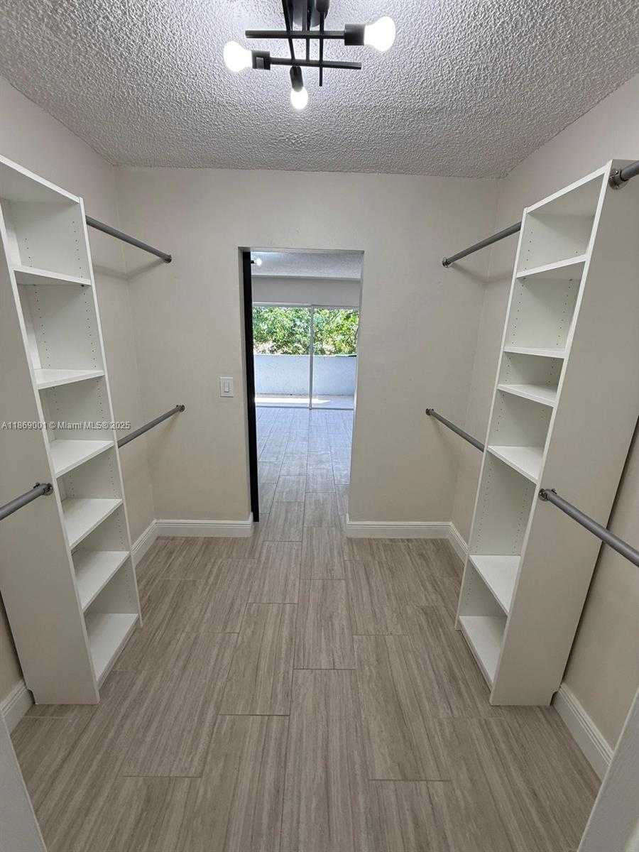 Small Image of 9375 FONTAINEBLEAU BLVD #L418, Miami Number 16