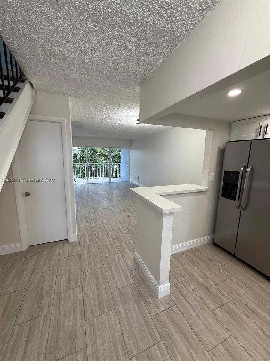 Small Image of 9375 FONTAINEBLEAU BLVD #L418, Miami Number 2