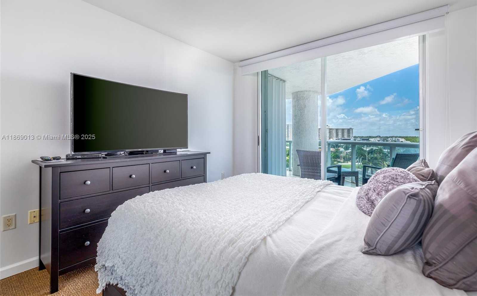 Small Image of 16500 COLLINS AVE #655, Sunny Isles Beach Number 32