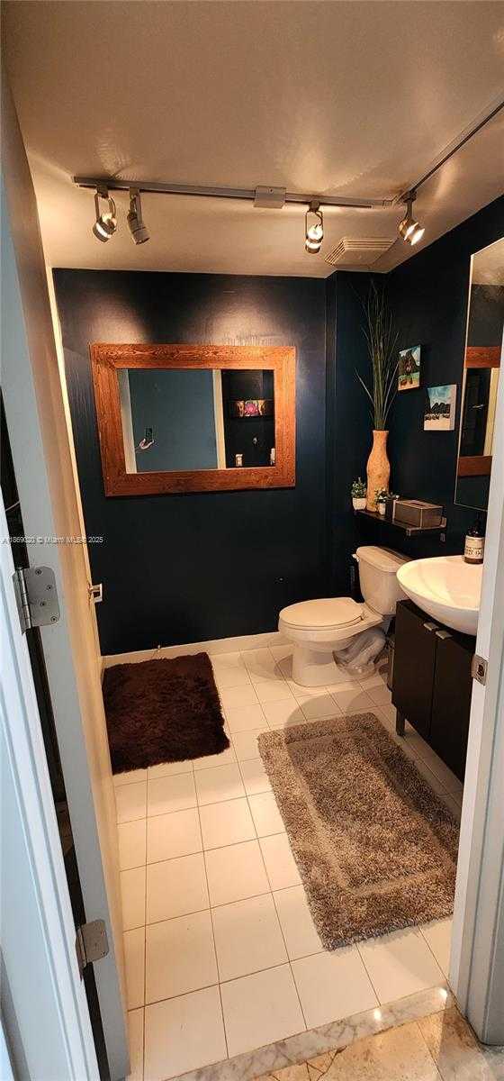 Small Image of 690 SOUTH WEST 1ST CT #2315, Miami Number 11