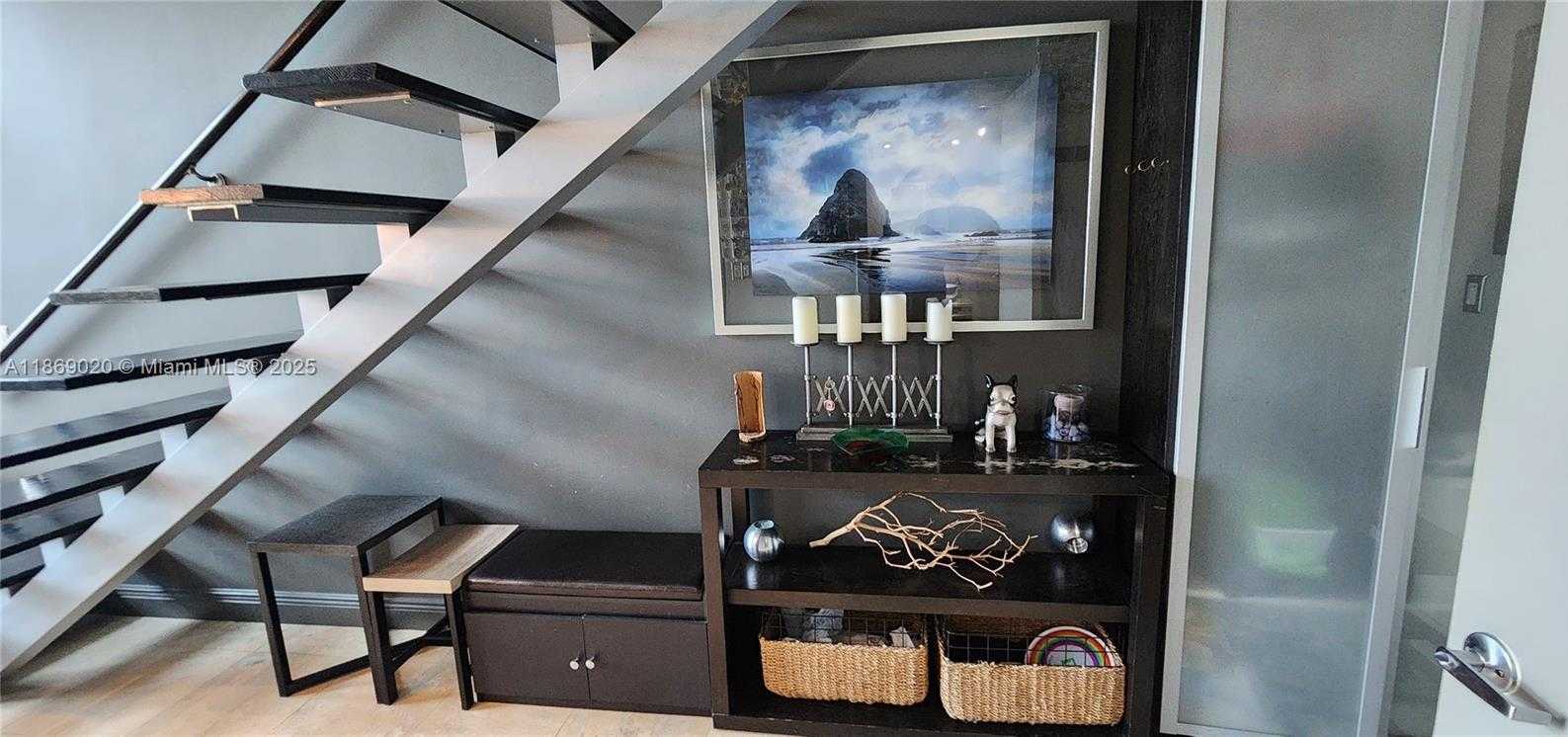 Small Image of 690 SOUTH WEST 1ST CT #2315, Miami Number 13