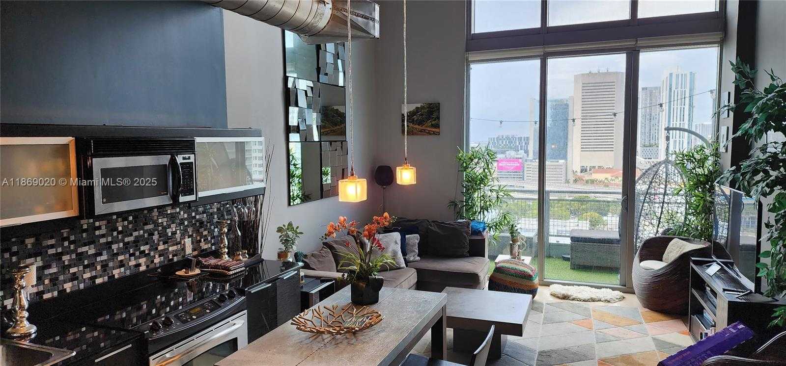 Small Image of 690 SOUTH WEST 1ST CT #2315, Miami Number 25