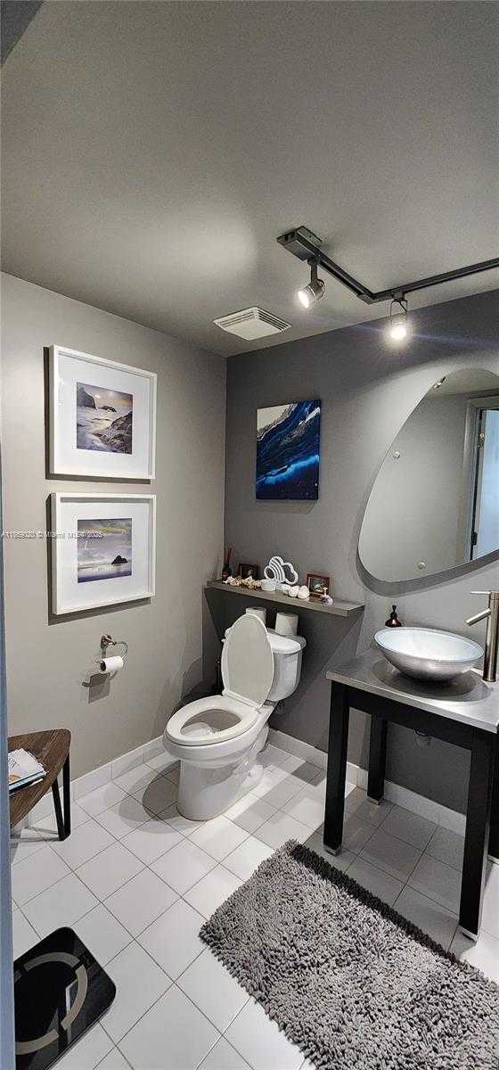 Small Image of 690 SOUTH WEST 1ST CT #2315, Miami Number 26