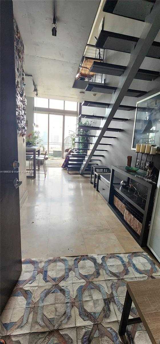 Small Image of 690 SOUTH WEST 1ST CT #2315, Miami Number 4