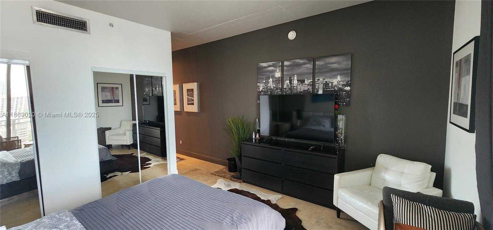 Small Image of 690 SOUTH WEST 1ST CT #2315, Miami Number 7