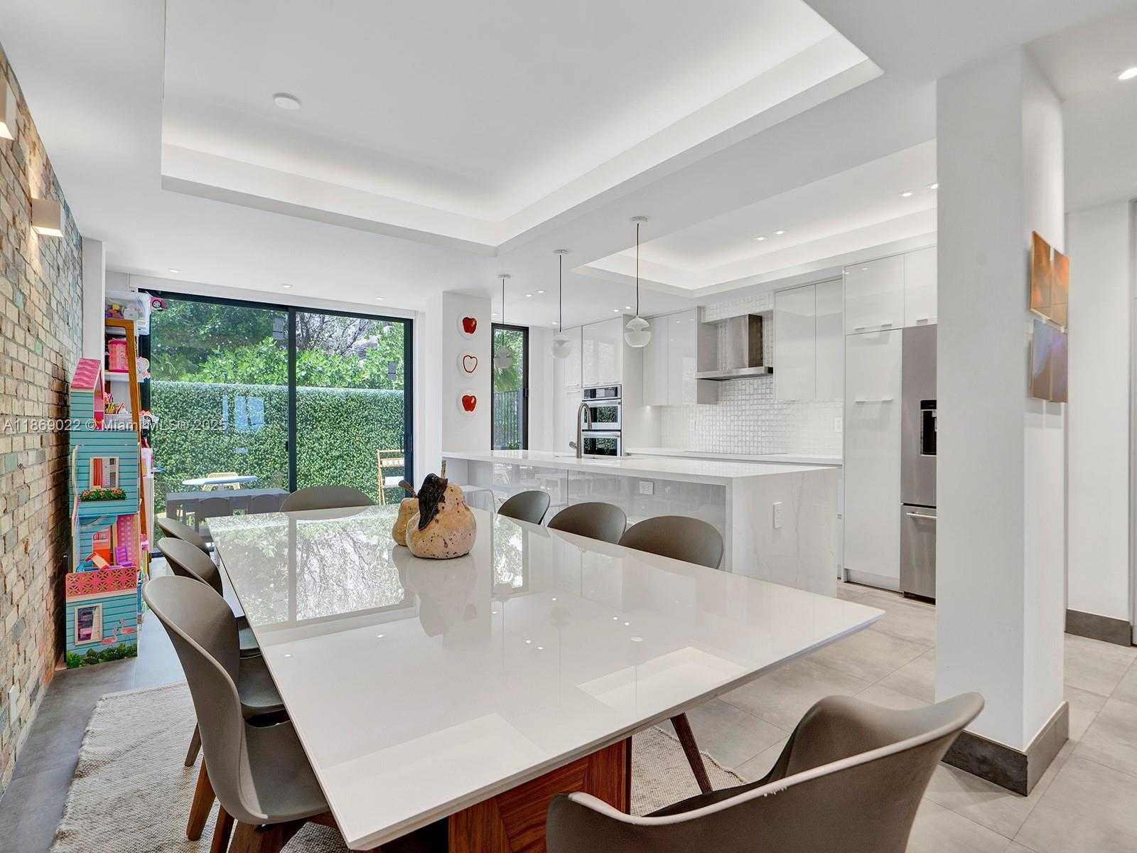 Small Image of 201 CRANDON BLVD #176, Key Biscayne Number 15