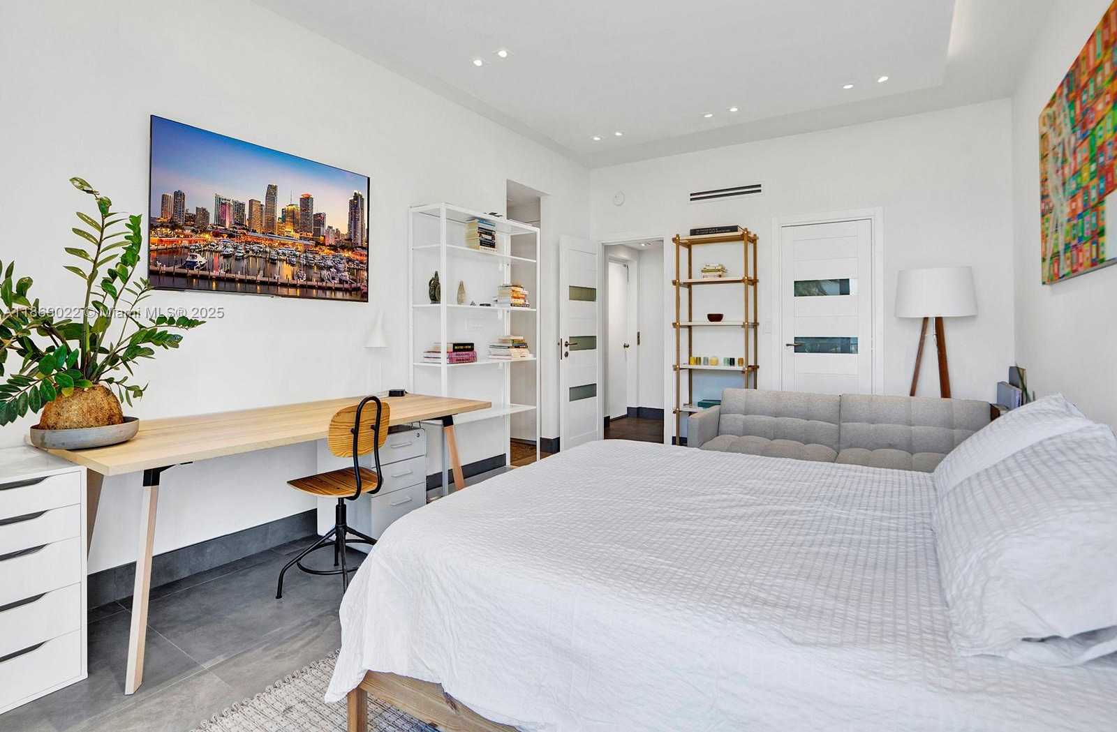 Small Image of 201 CRANDON BLVD #176, Key Biscayne Number 33