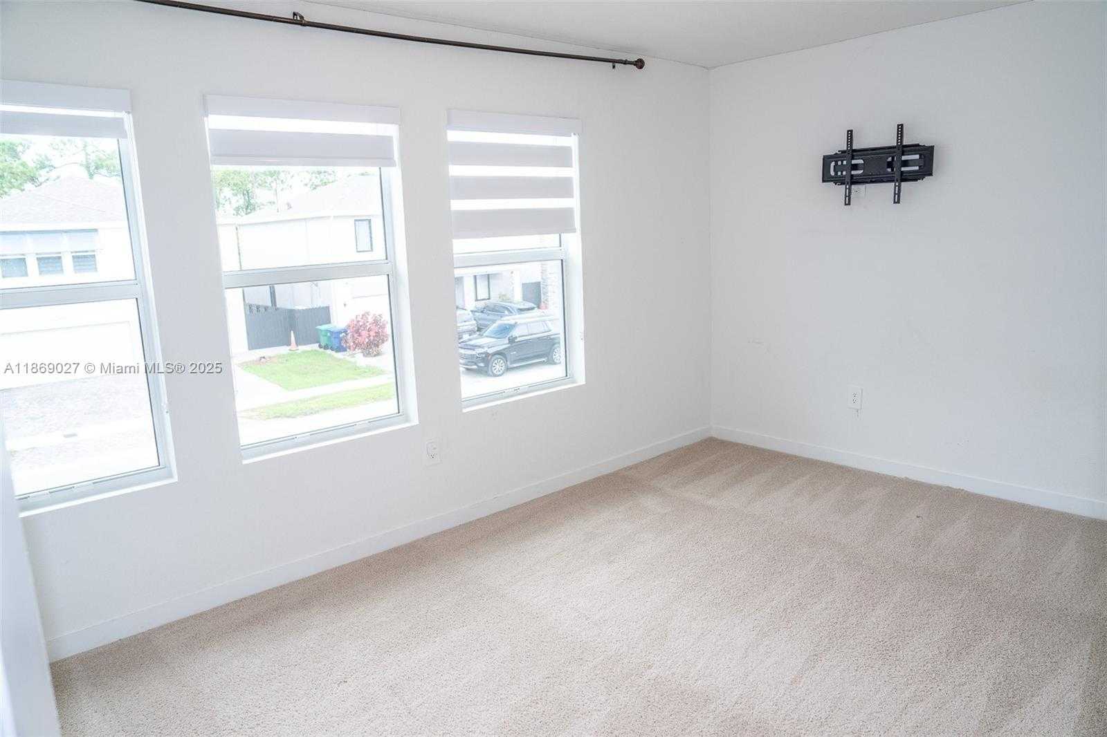 Small Image of 12972 SOUTH WEST 265TH TER, Homestead Number 16