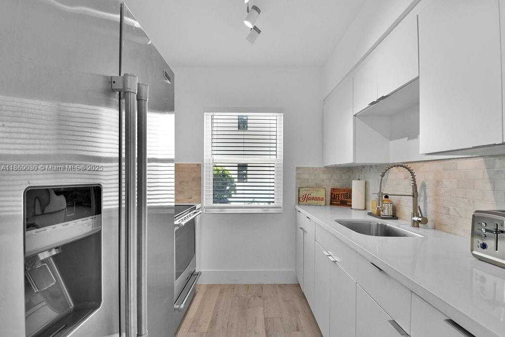 Small Image of 3521 SOUTH WEST 16TH ST, Miami Number 12