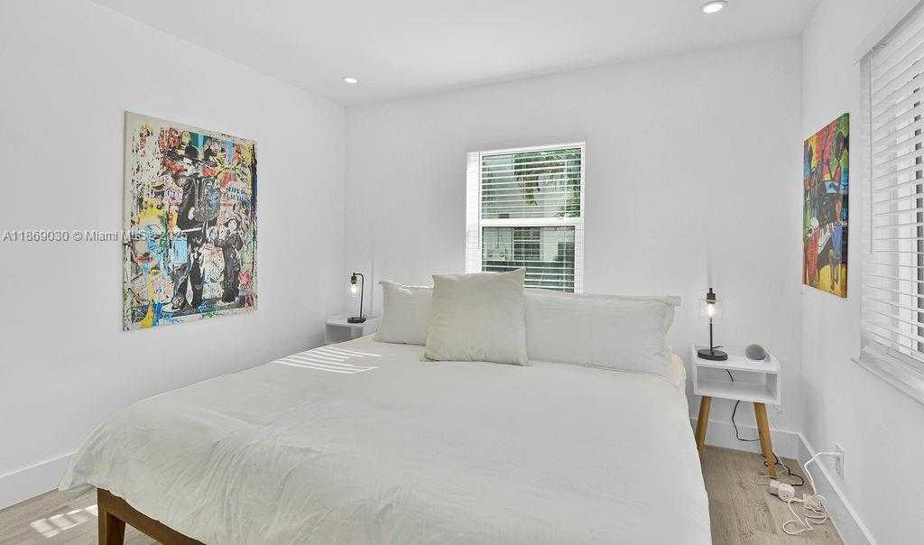 Small Image of 3521 SOUTH WEST 16TH ST, Miami Number 3