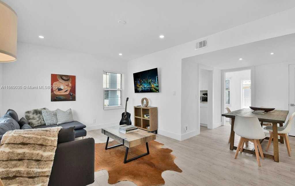 Small Image of 3521 SOUTH WEST 16TH ST, Miami Number 30