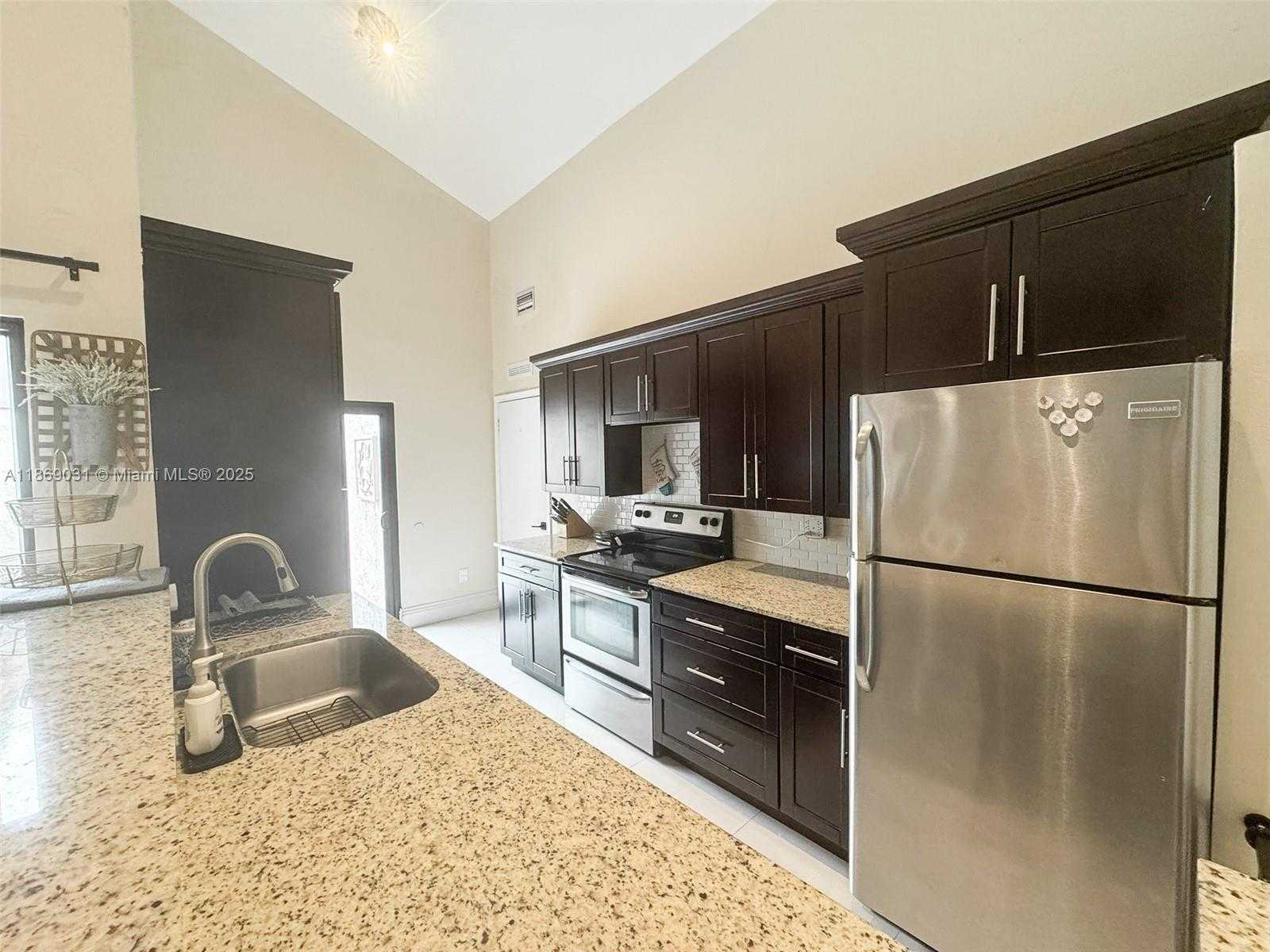 Small Image of 9635 SOUTH WEST 74TH ST, Miami Number 12