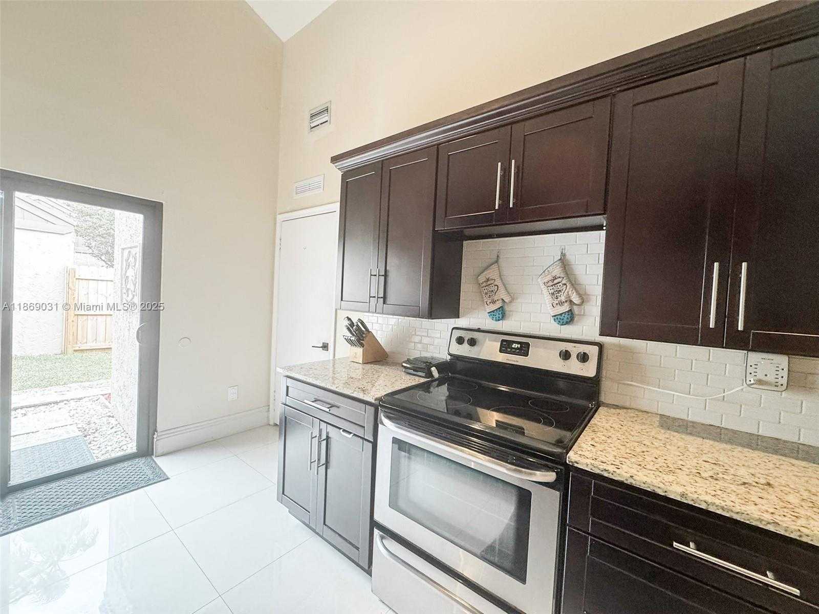 Small Image of 9635 SOUTH WEST 74TH ST, Miami Number 14