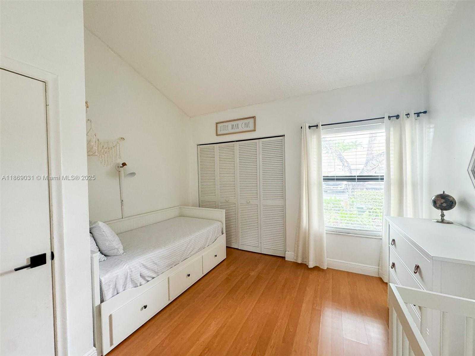 Small Image of 9635 SOUTH WEST 74TH ST, Miami Number 23
