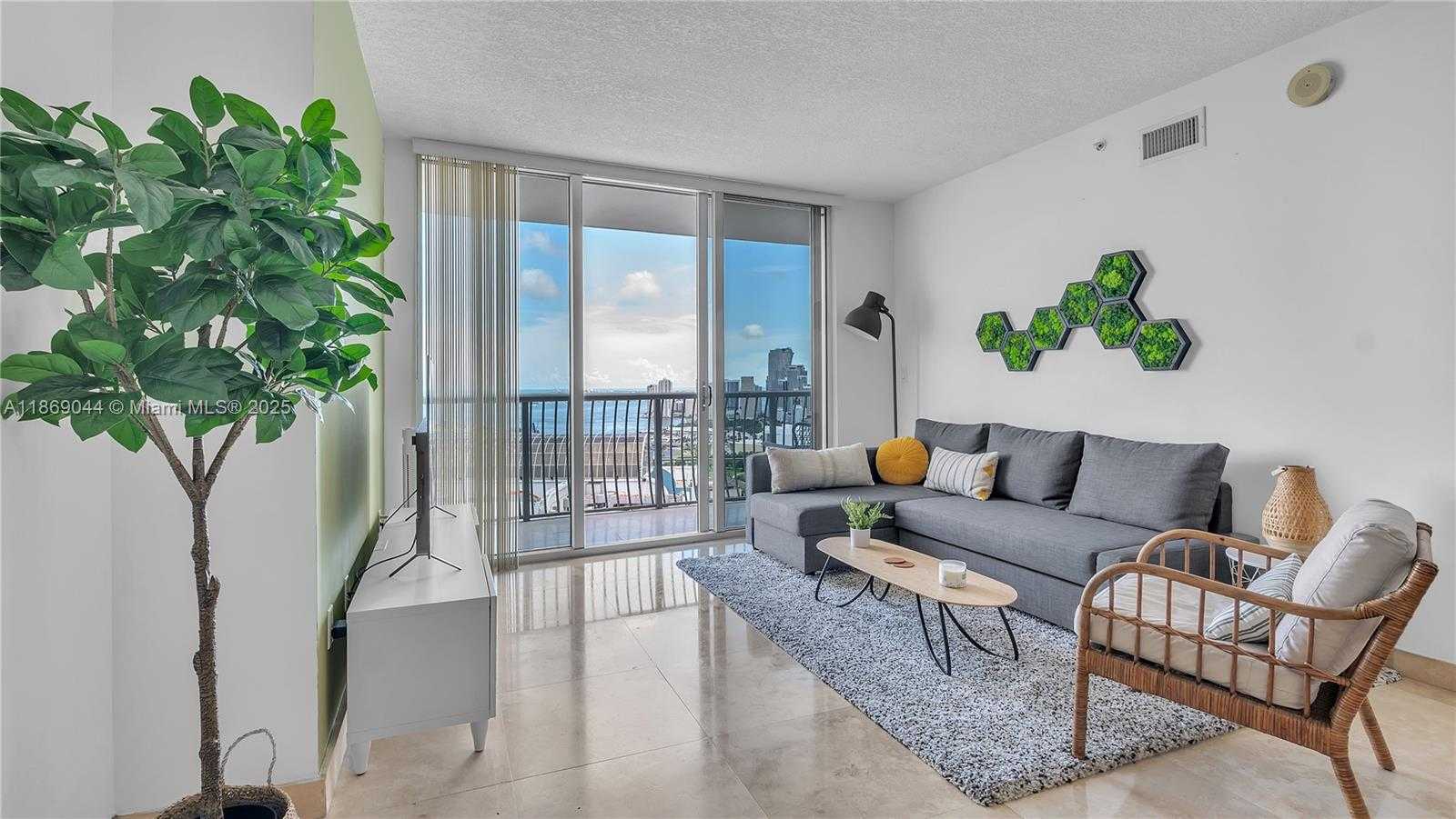 Small Image of 1750 NORTH BAYSHORE DR #4504, Miami Number 9