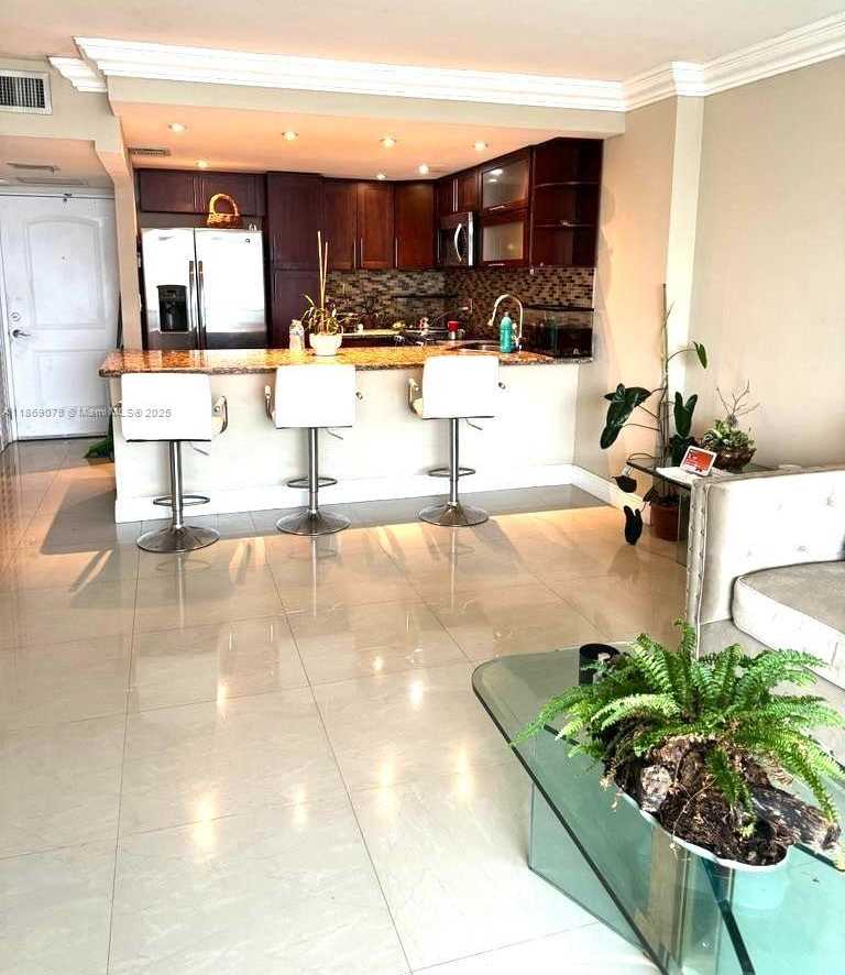 Small Image of 100 BAYVIEW DR #1230, Sunny Isles Beach Number 10