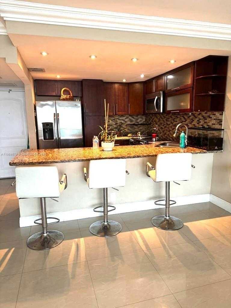 Small Image of 100 BAYVIEW DR #1230, Sunny Isles Beach Number 11
