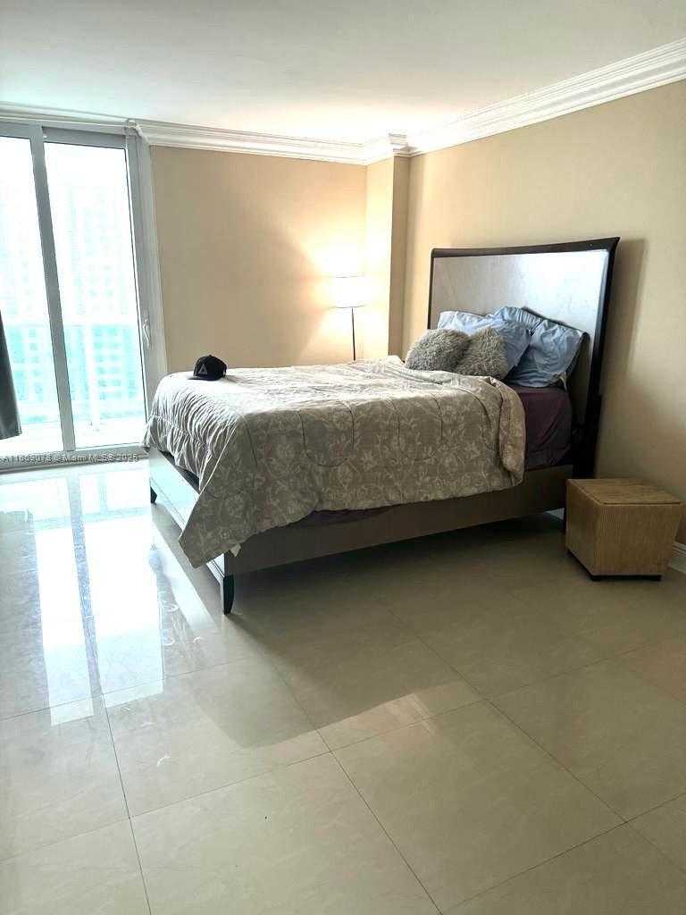 Small Image of 100 BAYVIEW DR #1230, Sunny Isles Beach Number 18