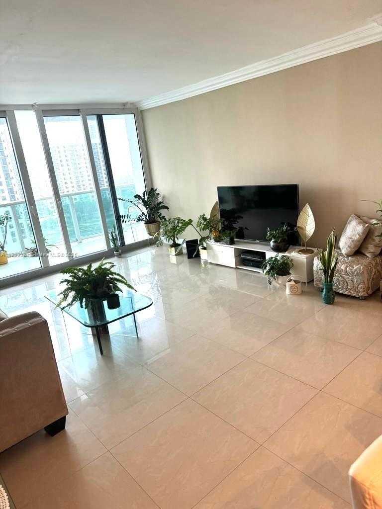 Small Image of 100 BAYVIEW DR #1230, Sunny Isles Beach Number 2