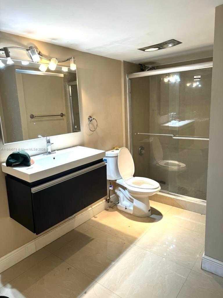 Small Image of 100 BAYVIEW DR #1230, Sunny Isles Beach Number 20