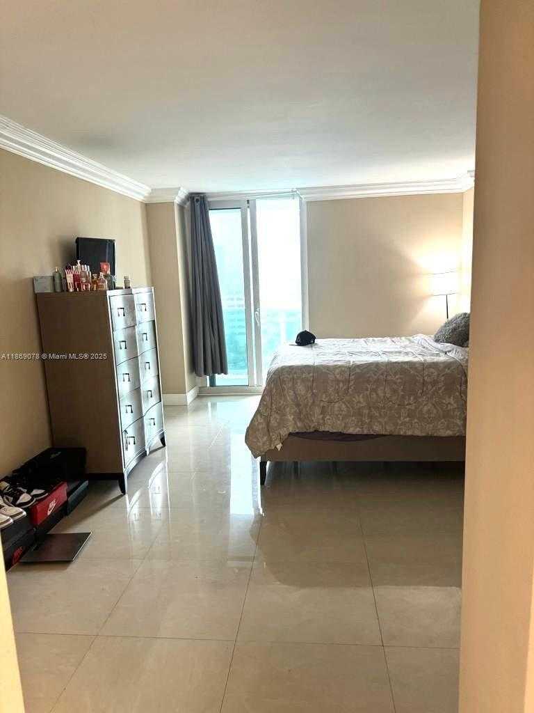 Small Image of 100 BAYVIEW DR #1230, Sunny Isles Beach Number 22