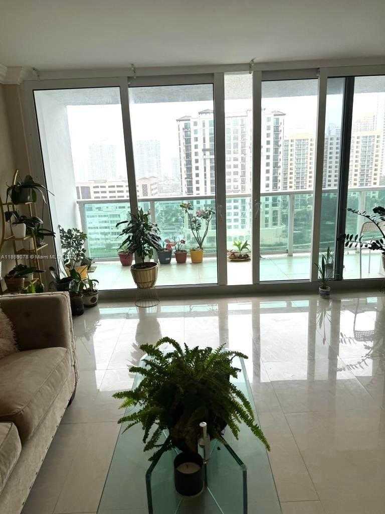 Small Image of 100 BAYVIEW DR #1230, Sunny Isles Beach Number 3