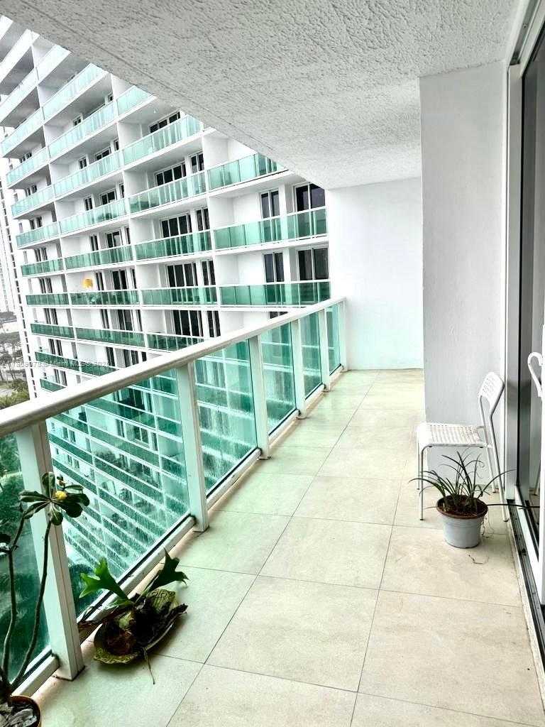 Small Image of 100 BAYVIEW DR #1230, Sunny Isles Beach Number 5