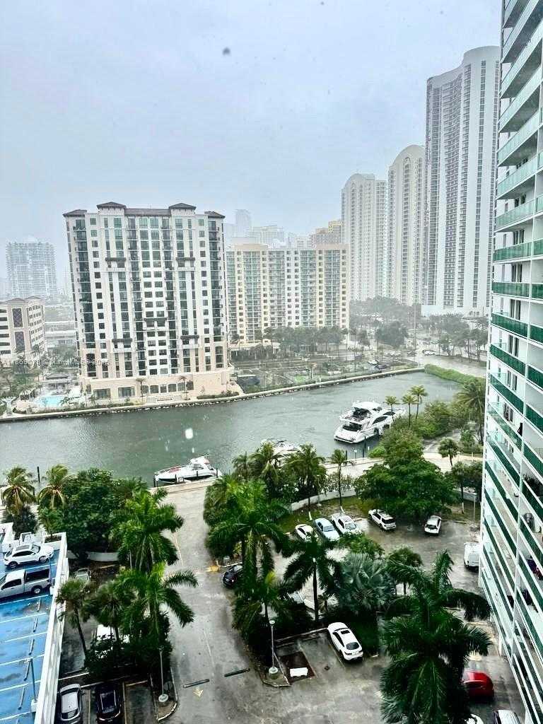 Small Image of 100 BAYVIEW DR #1230, Sunny Isles Beach Number 7
