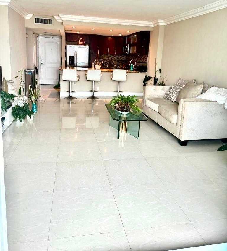 Small Image of 100 BAYVIEW DR #1230, Sunny Isles Beach Number 9