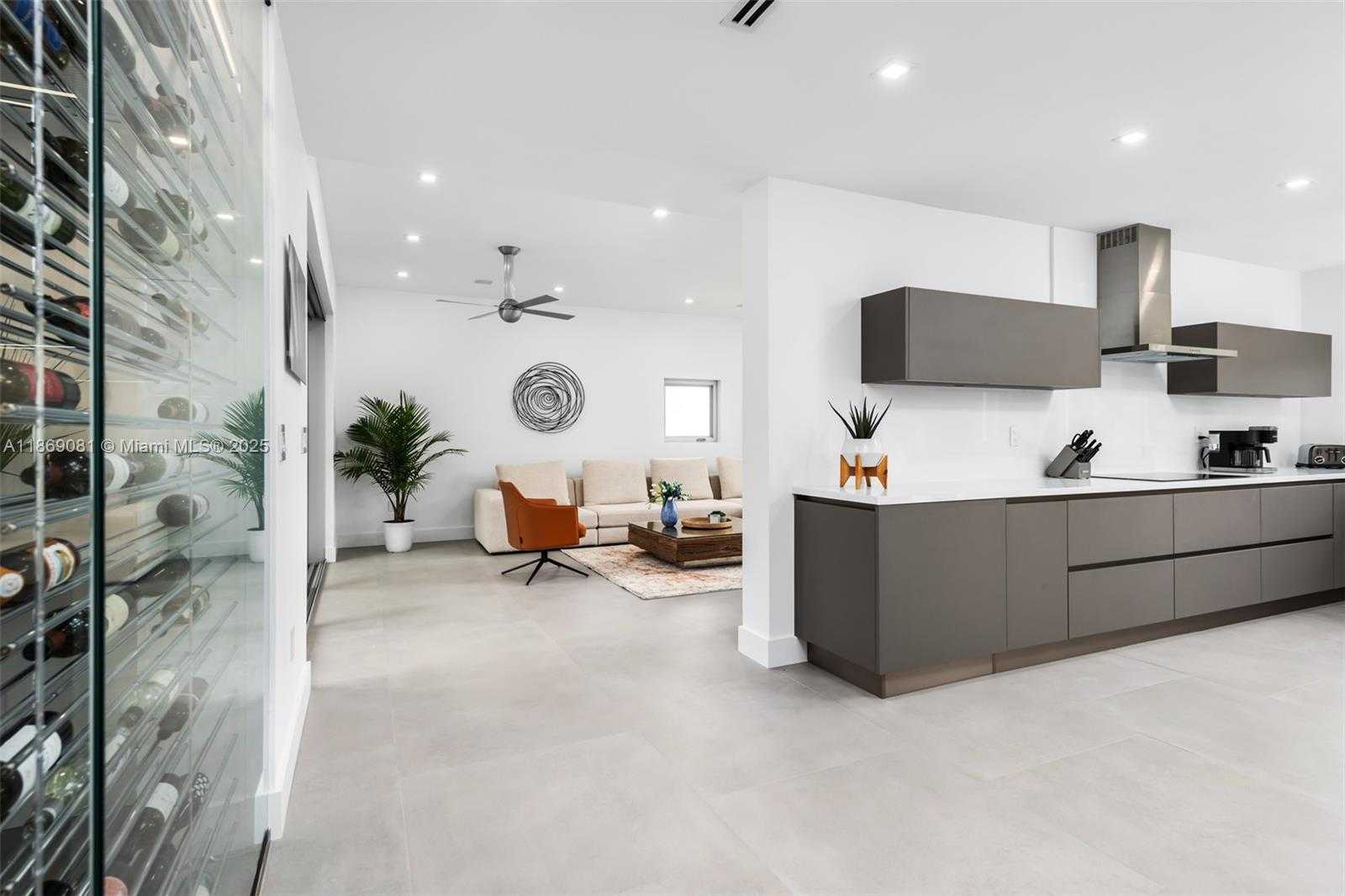 Small Image of 1785 FAIRHAVEN PL, Miami Number 12
