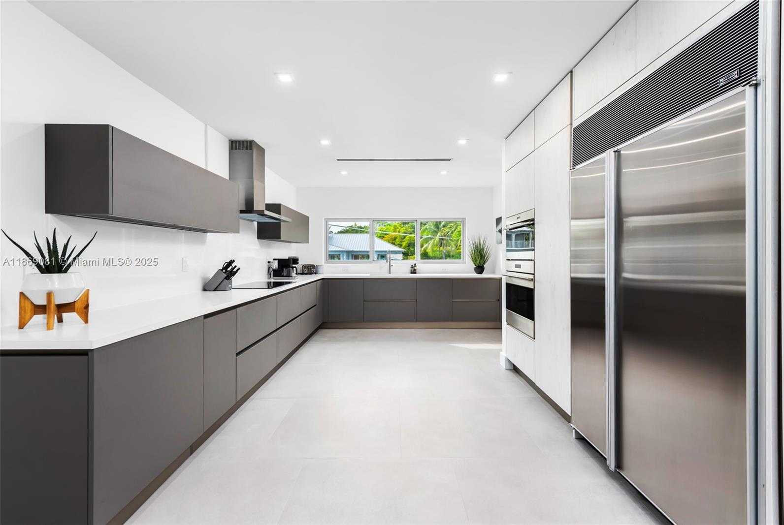 Small Image of 1785 FAIRHAVEN PL, Miami Number 13