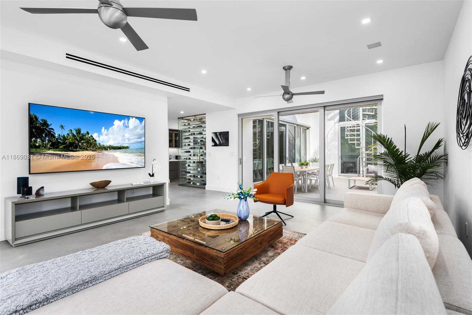 Small Image of 1785 FAIRHAVEN PL, Miami Number 14
