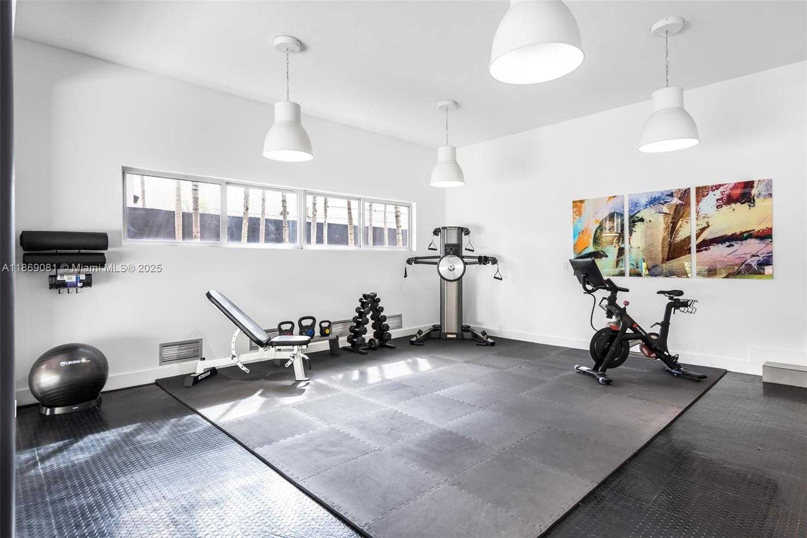 Small Image of 1785 FAIRHAVEN PL, Miami Number 17