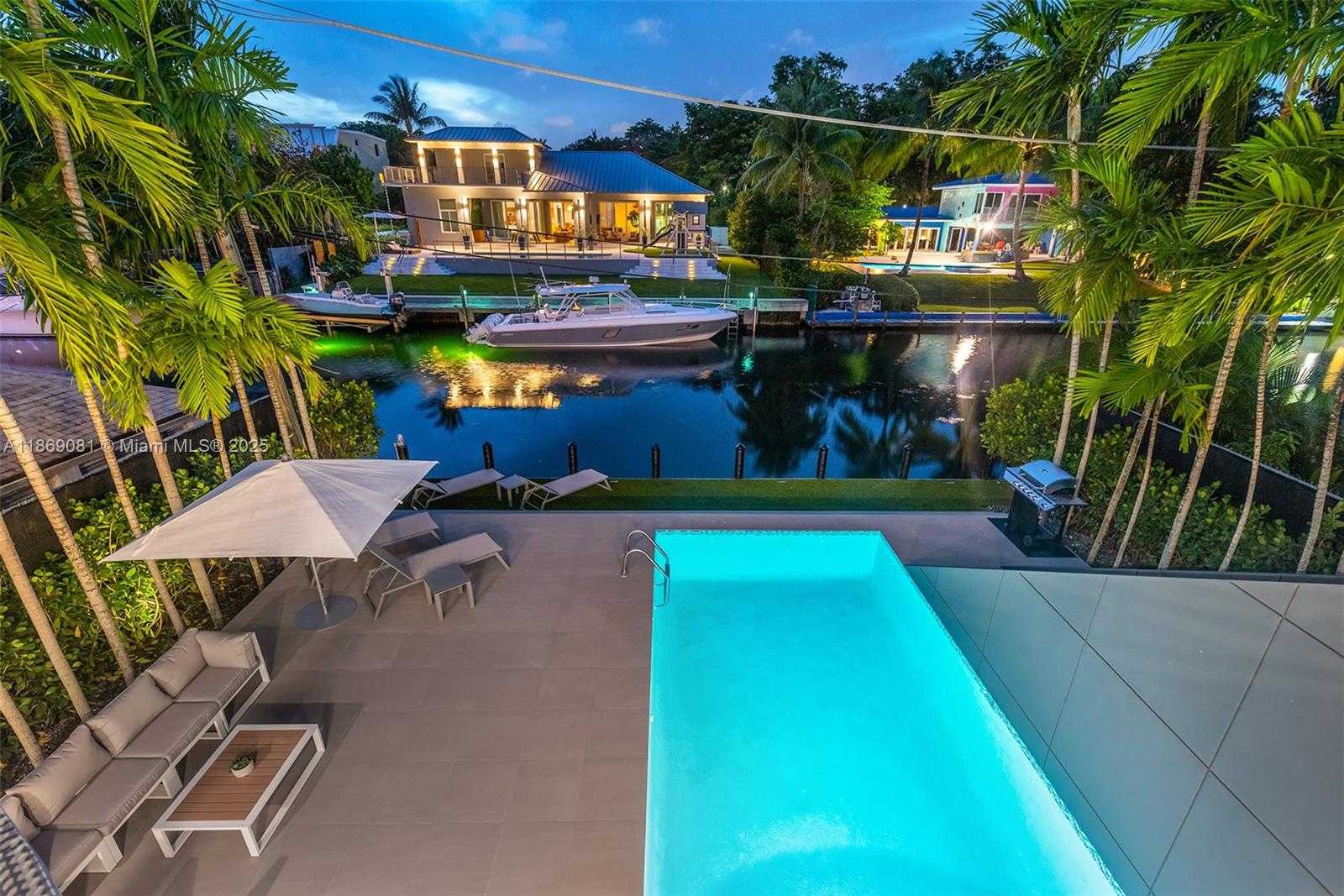 Small Image of 1785 FAIRHAVEN PL, Miami Number 2