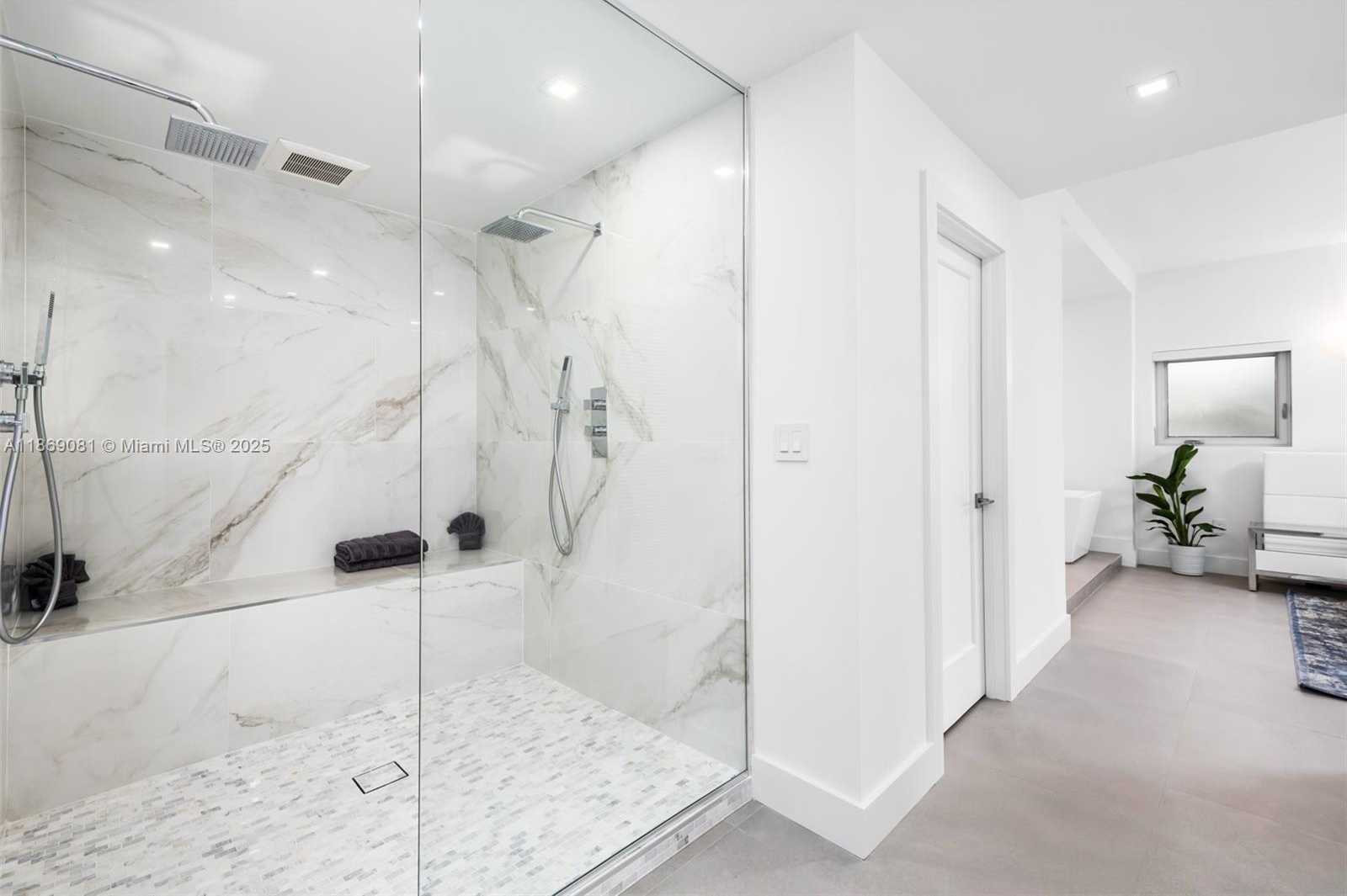Small Image of 1785 FAIRHAVEN PL, Miami Number 26