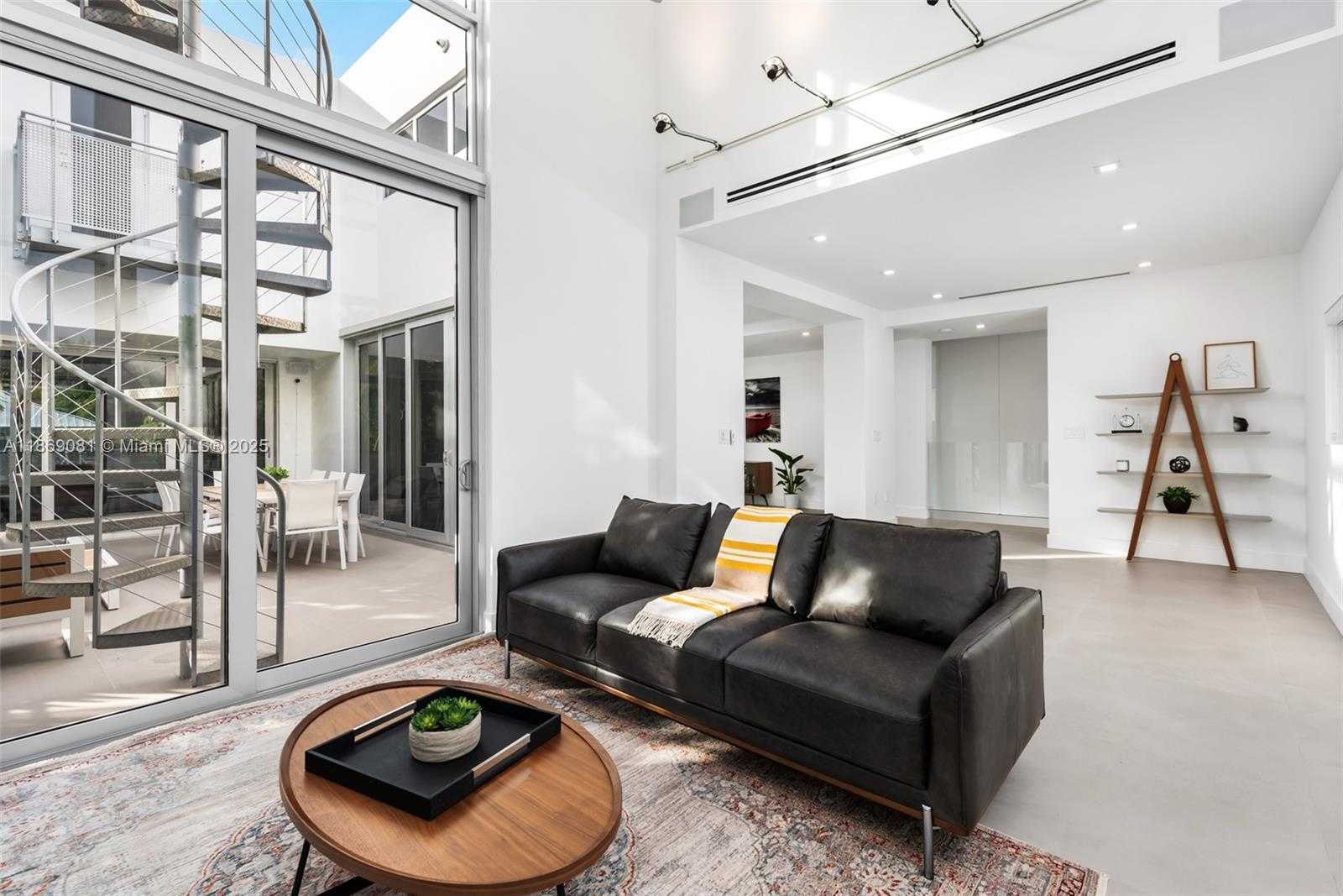 Small Image of 1785 FAIRHAVEN PL, Miami Number 29