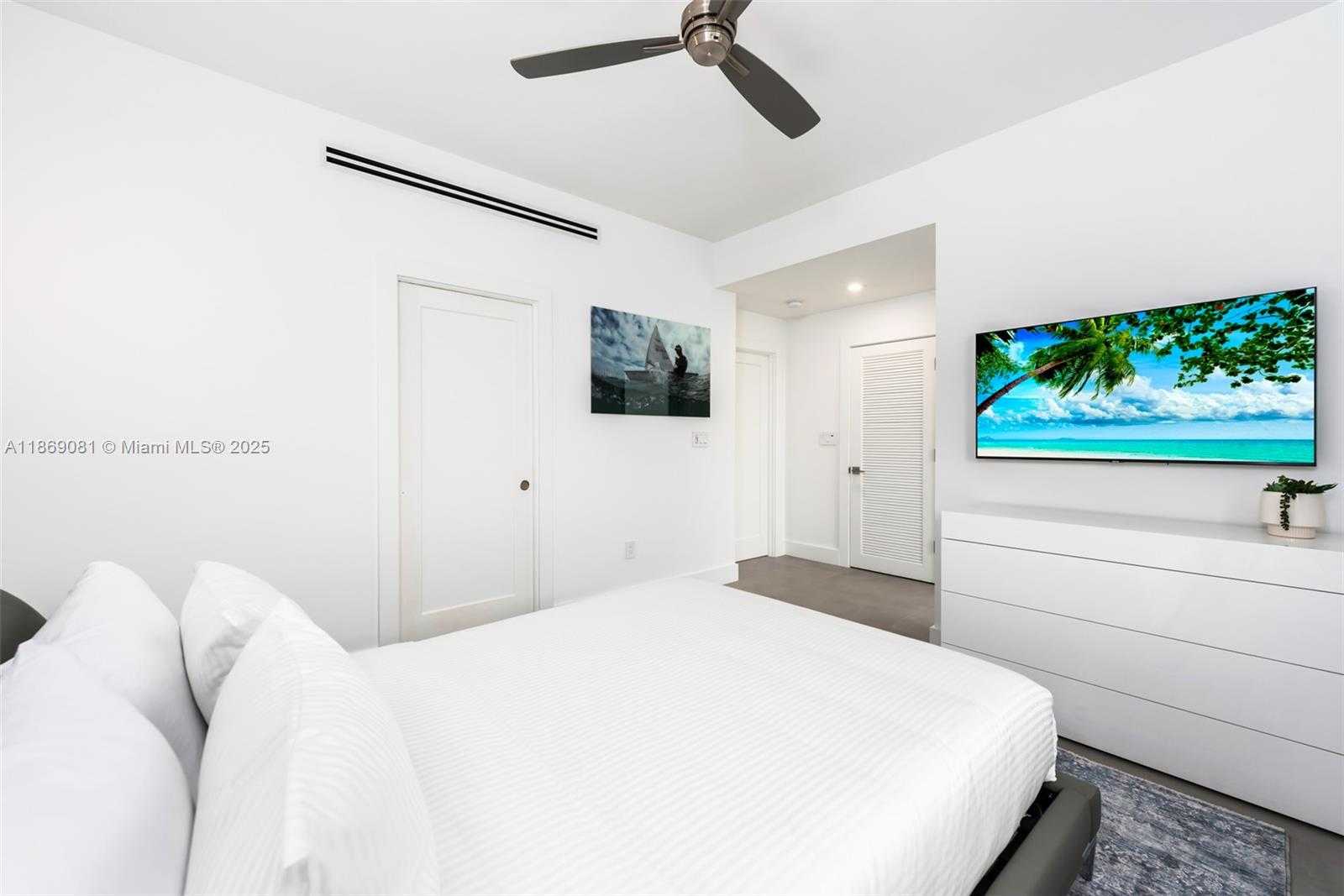 Small Image of 1785 FAIRHAVEN PL, Miami Number 39