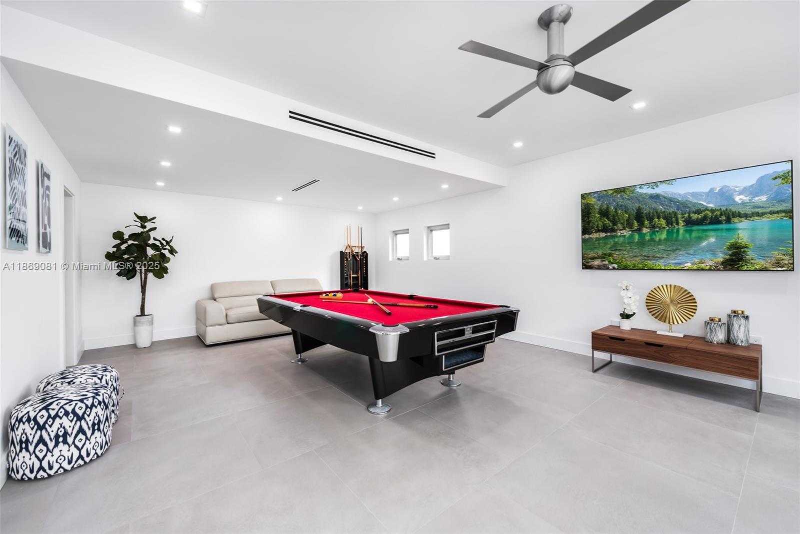 Small Image of 1785 FAIRHAVEN PL, Miami Number 41