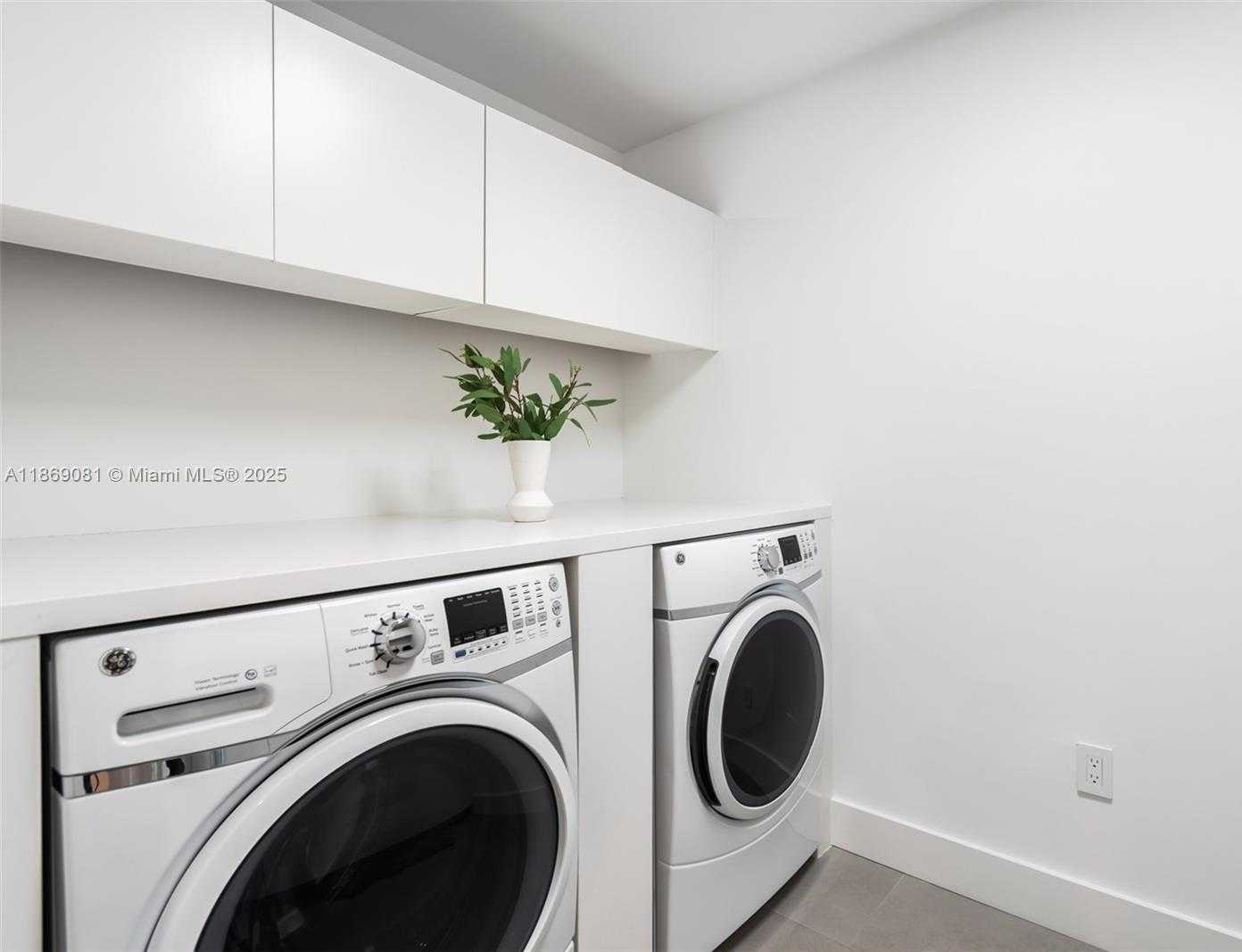 Small Image of 1785 FAIRHAVEN PL, Miami Number 43