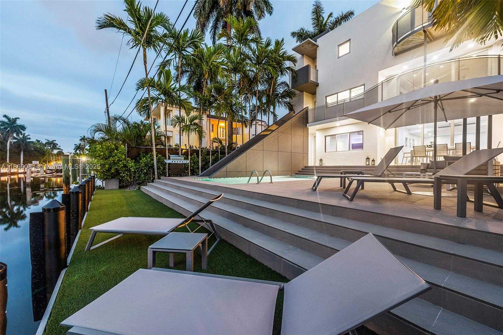 Small Image of 1785 FAIRHAVEN PL, Miami Number 44
