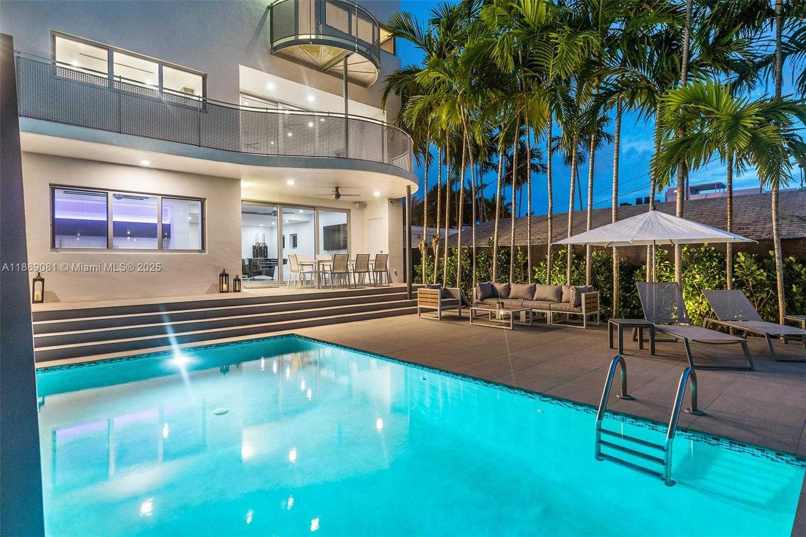 Small Image of 1785 FAIRHAVEN PL, Miami Number 46