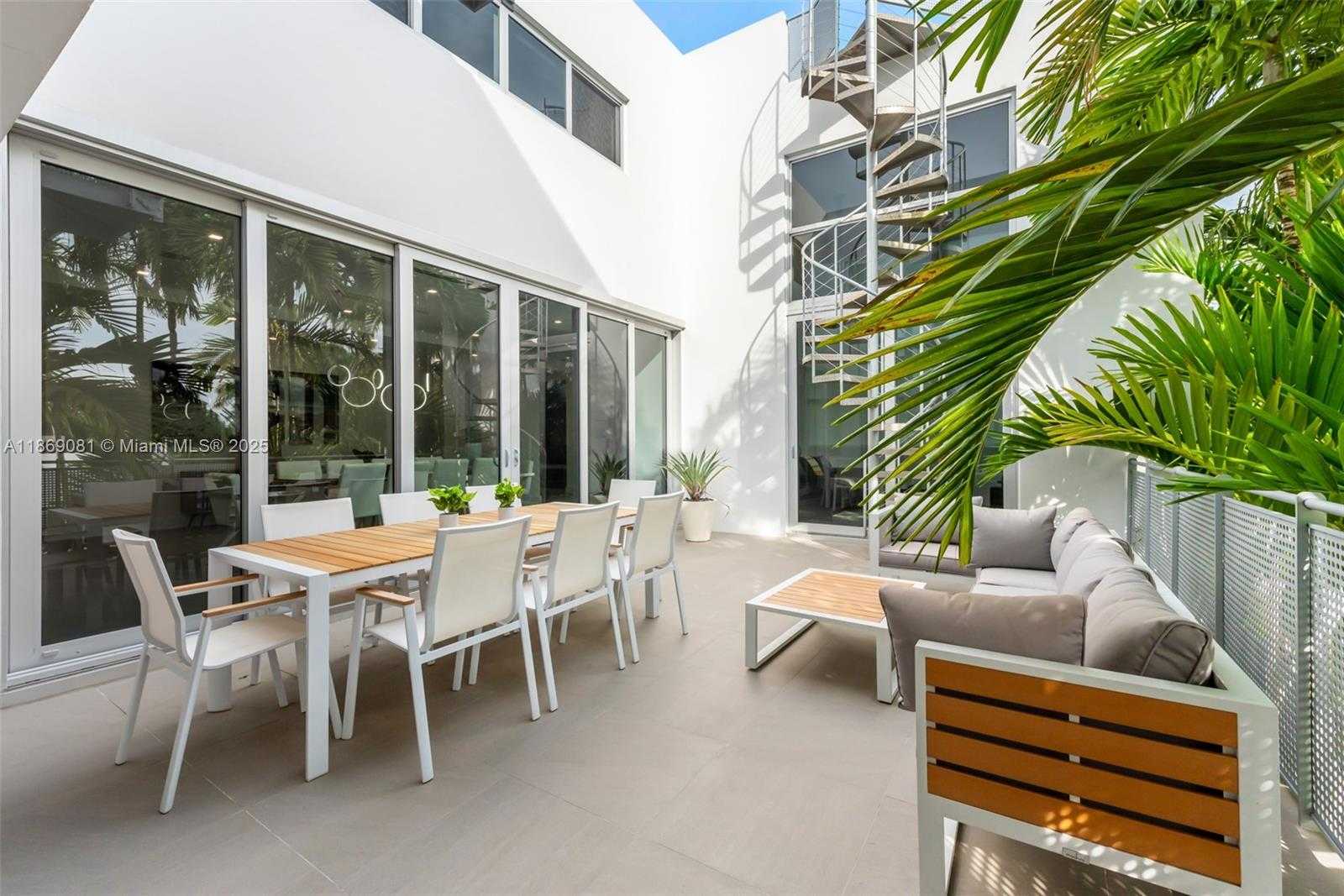Small Image of 1785 FAIRHAVEN PL, Miami Number 49