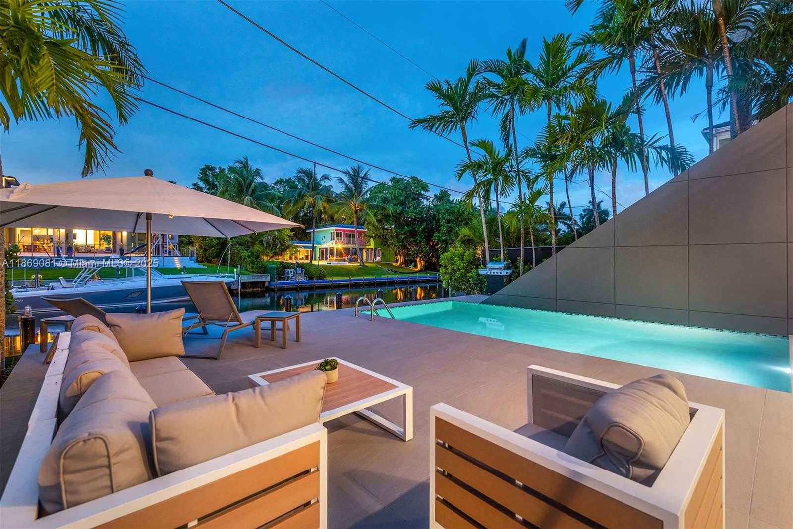 Small Image of 1785 FAIRHAVEN PL, Miami Number 5