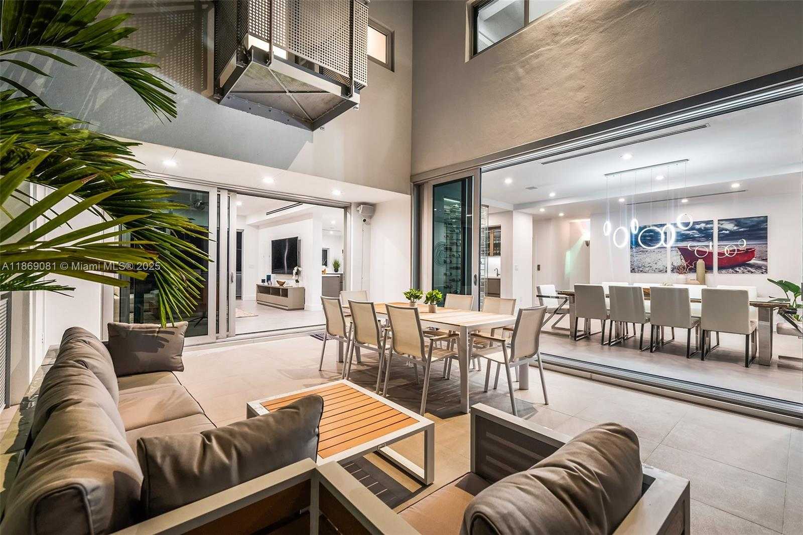 Small Image of 1785 FAIRHAVEN PL, Miami Number 8